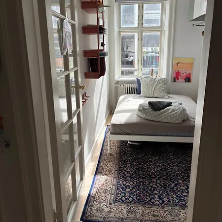 Stunning Authentic Renovated I Near Lakes & Metro Apartman