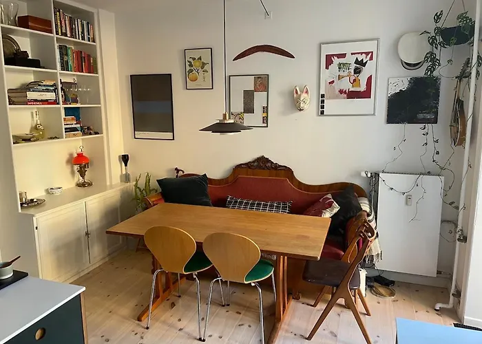 Stunning Authentic Renovated I Near Lakes & Metro