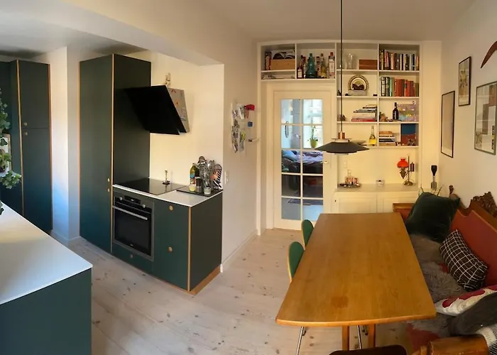 Stunning Authentic Renovated I Near Lakes & Metro