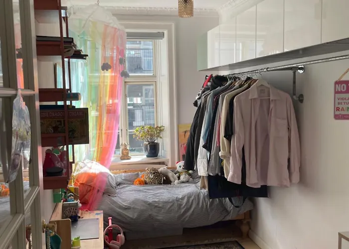 Stunning Authentic Renovated I Near Lakes & Metro *