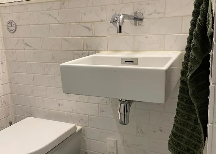 Stunning Authentic Renovated I Near Lakes & Metro