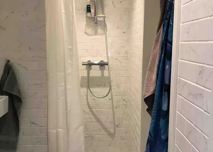 Appartement Stunning Authentic Renovated I Near Lakes & Metro *