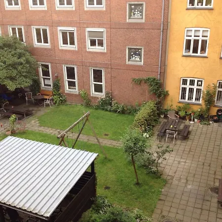 Stunning Authentic Renovated I Near Lakes & Metro Копенгаген